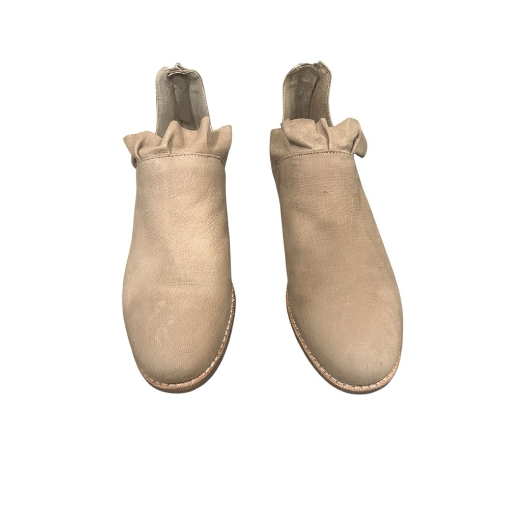 Sole Society Ruffle Bootie – Size 6.5 – Brown Sugar